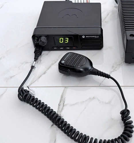 Motorola dm4400e uhf radio - dm4400e,